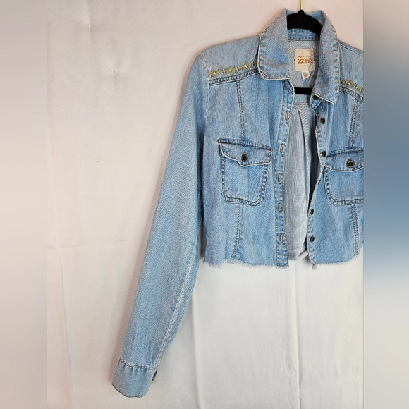 Billabong Womens Blue Cropped Denim Shacket Embroidered Sz S Boho Casual - Picture 2 of 11